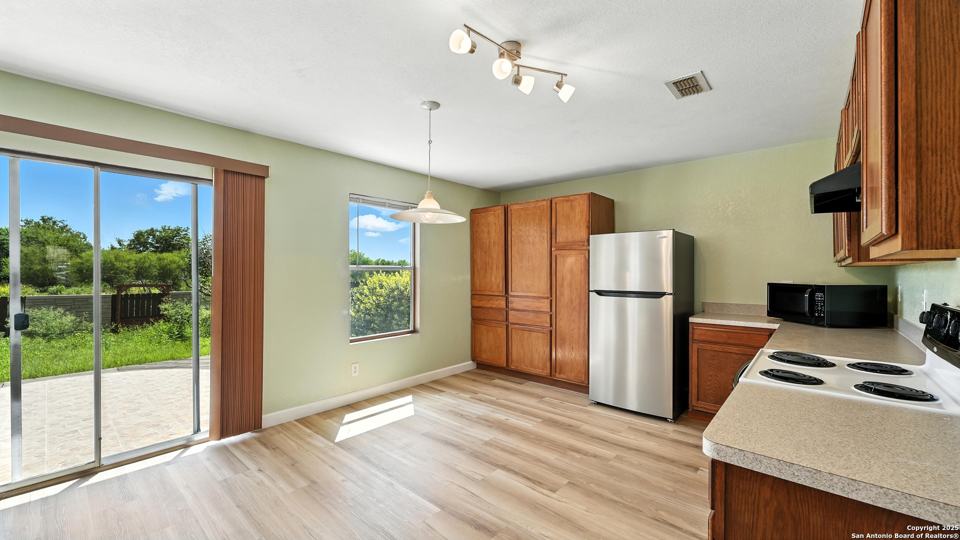 209 Hinge Path Cibolo, TX 78108 - Photo 2 of 40