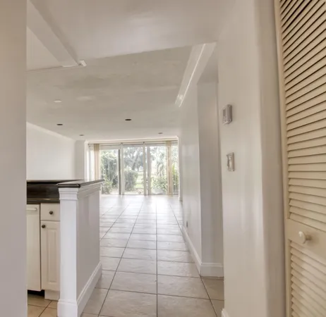 $2,000 | 4489 Luxemburg Court, Unit 101, Lake Worth, FL 33467