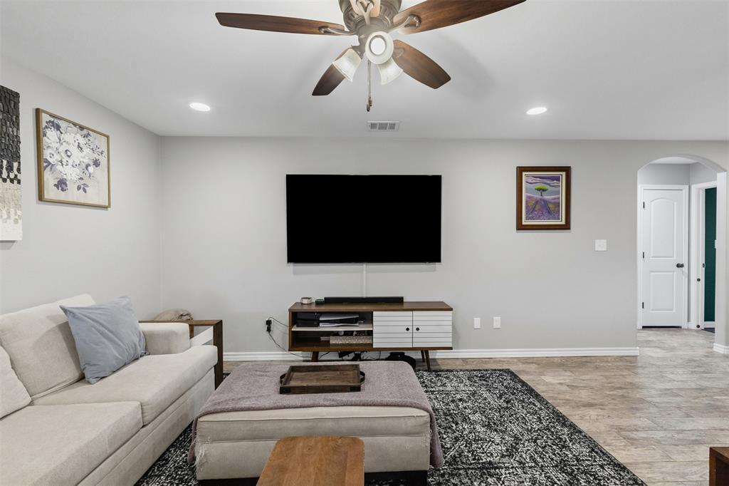 2104 Shane Avenue Fort Worth, TX 76134 - Photo 12 of 39