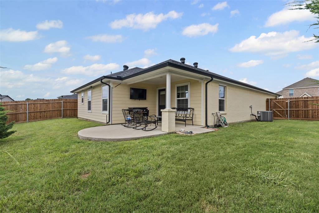 2104 Shane Avenue Fort Worth, TX 76134 - Photo 28 of 39