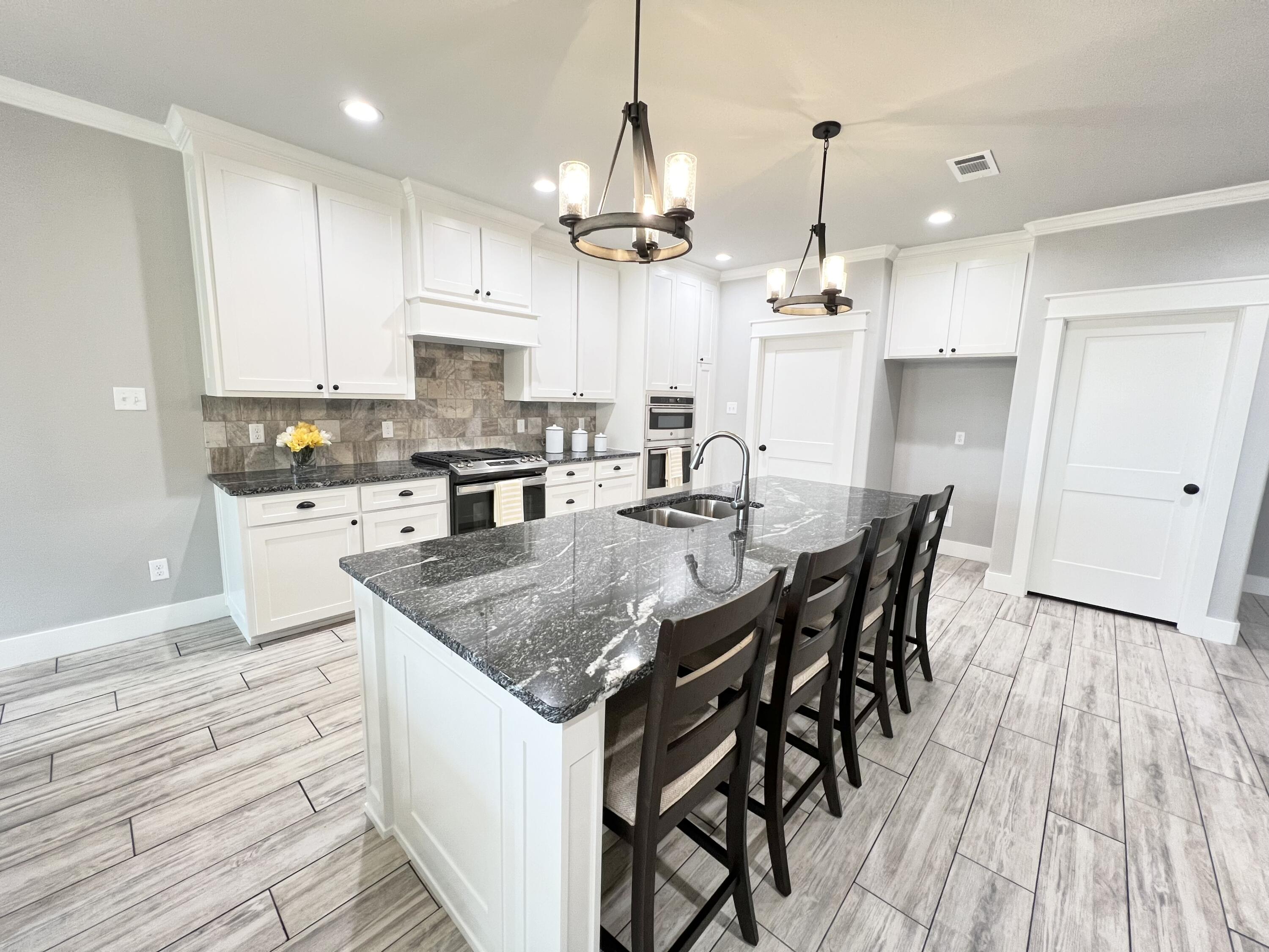 1974 Beaty Road San Angelo, TX 76904 - Photo 6 of 34 Kitchen with large island