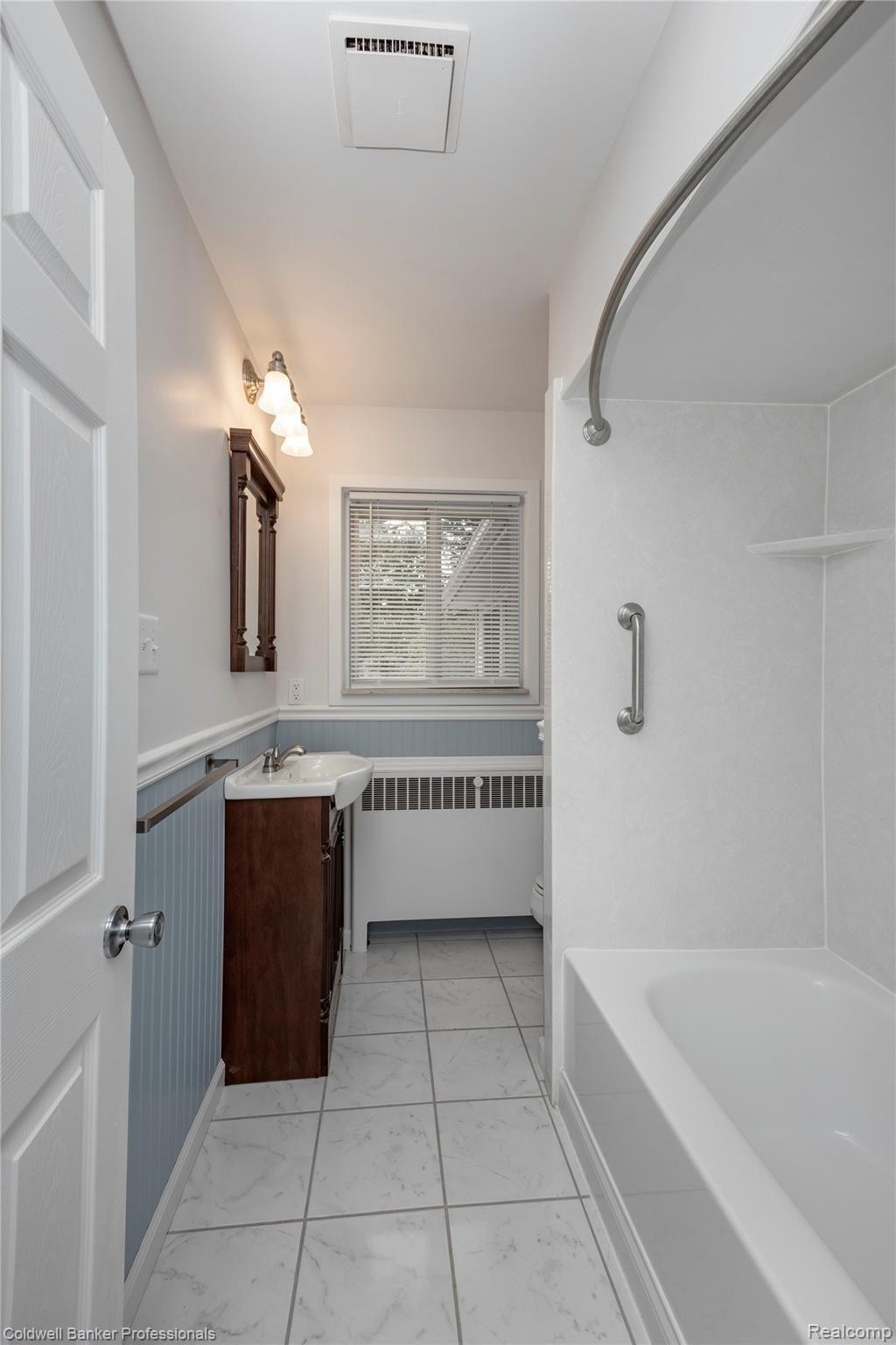 5849 Shattuck Road Saginaw, MI 48603 - Photo 16 of 41 0R5A7070.jpg
