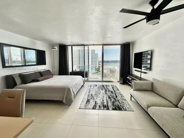 $2,300 | 1200 West Avenue, Unit 928, Miami Beach, FL 33139