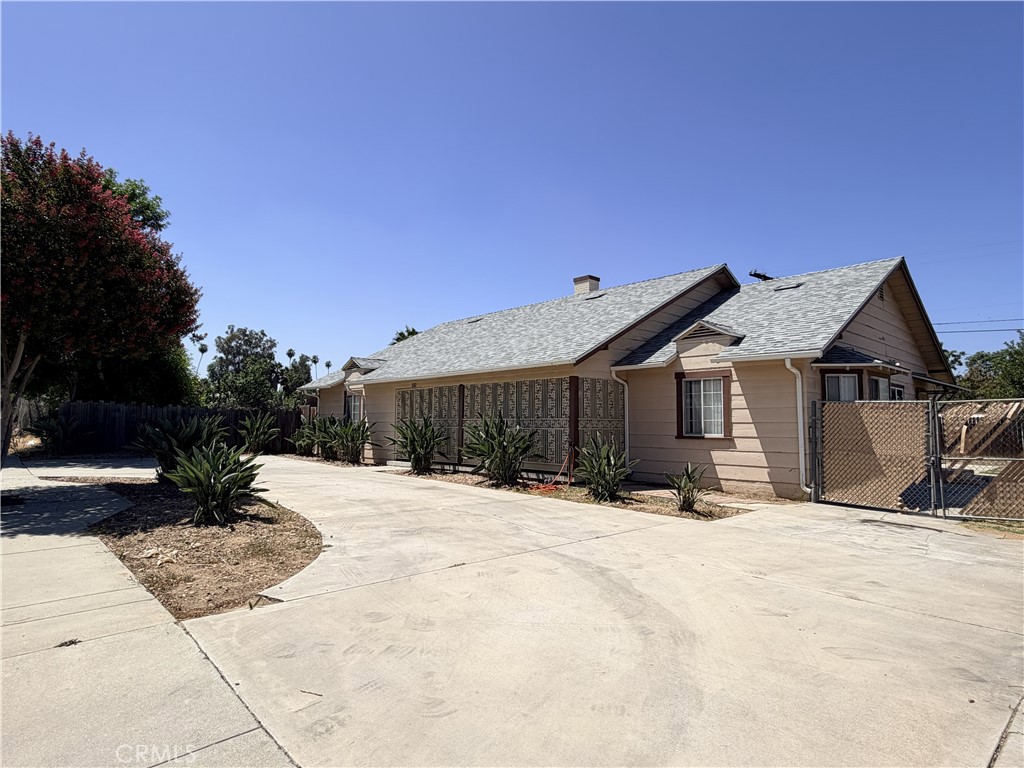 2820 Madison Street Riverside, CA 92504 - Photo 2 of 20
