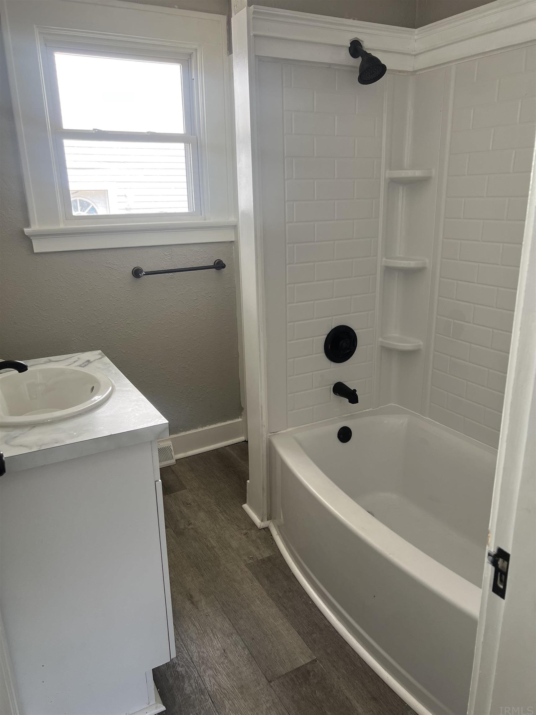 2305 Oakridge Road Fort Wayne, IN 46805 - Photo 7 of 14 Gallery Image 7