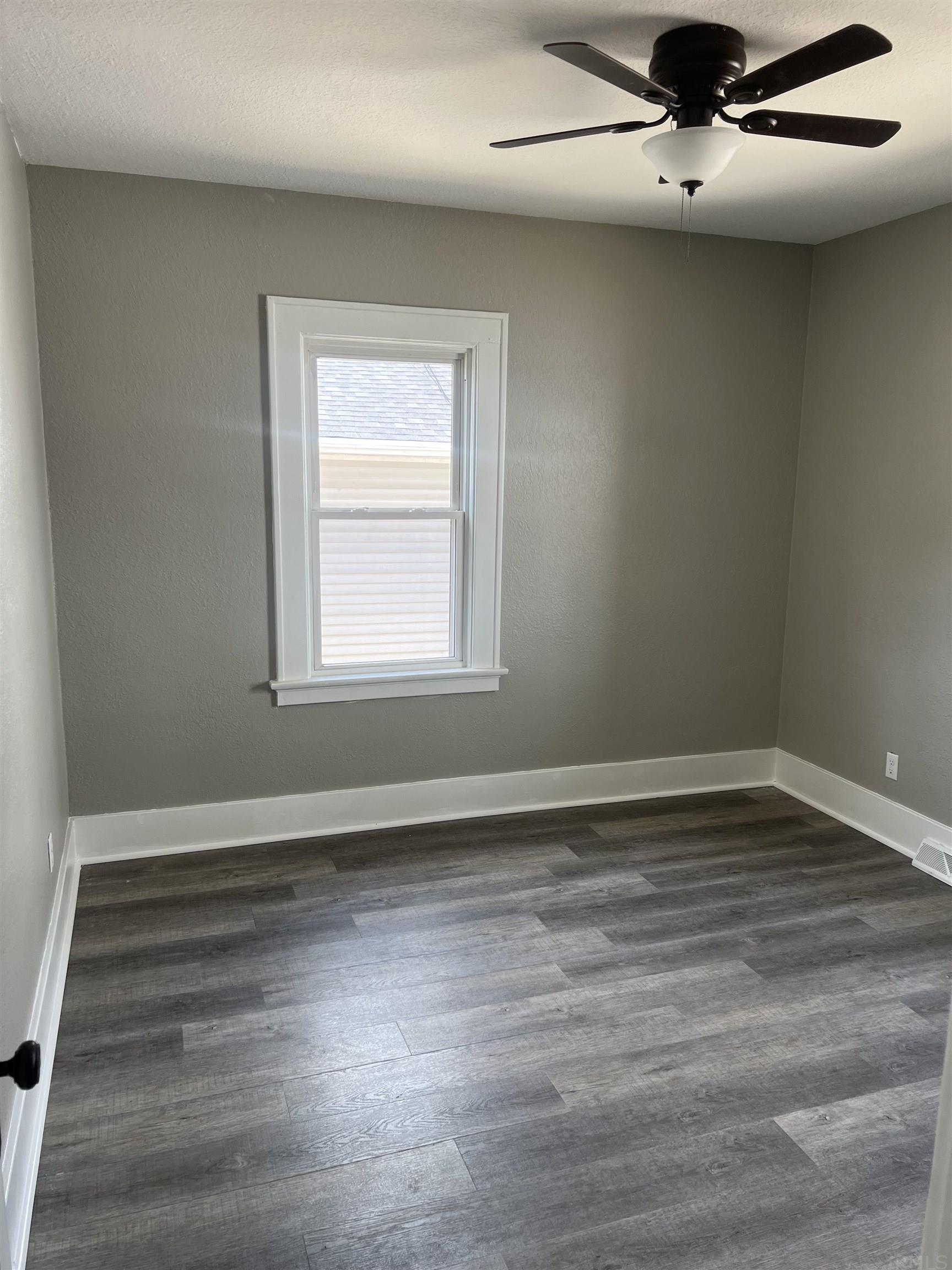2305 Oakridge Road Fort Wayne, IN 46805 - Photo 8 of 14 Gallery Image 8