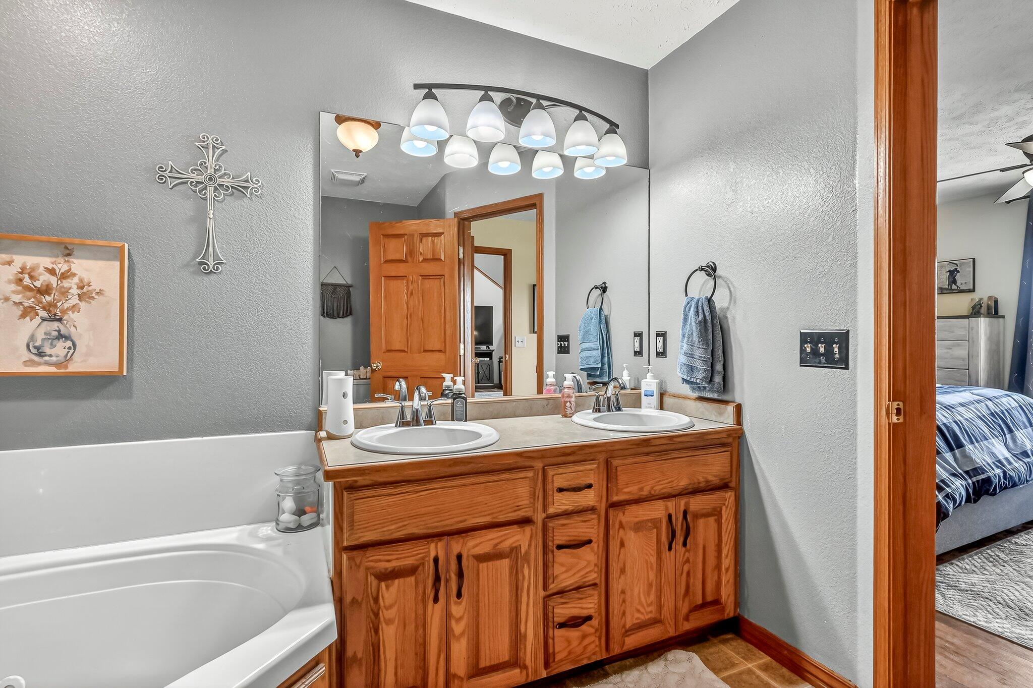 1519 East 515th Road Bolivar, MO 65613 - Photo 16 of 42 19-515th-12