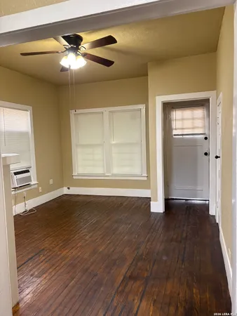$725 | 115 St Francis Avenue, Unit 2, San Antonio, TX 78204