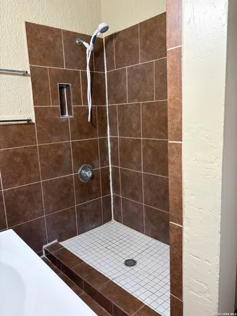 $725 | 115 St Francis Avenue, Unit 2, San Antonio, TX 78204