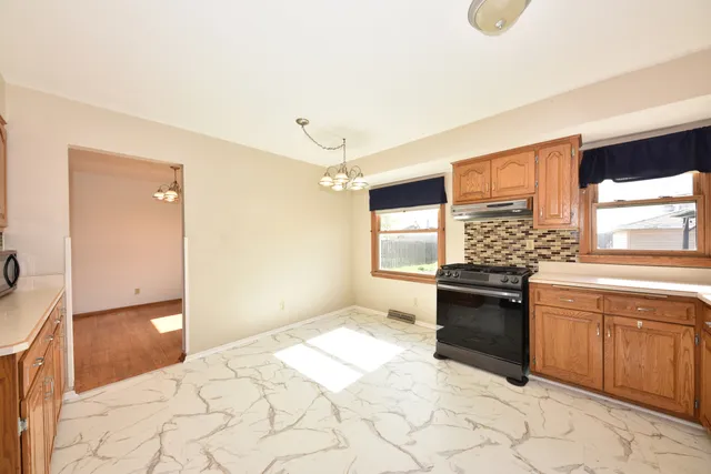 $354,900 | 635 East Price Avenue, Milwaukee, WI 53207