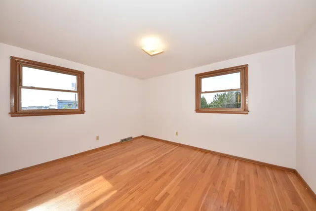 $354,900 | 635 East Price Avenue, Milwaukee, WI 53207