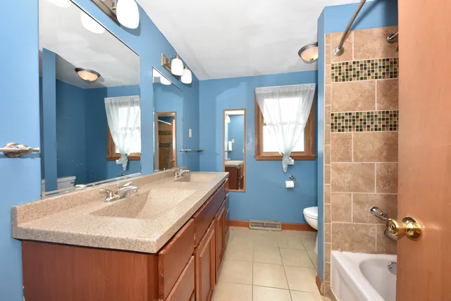 $354,900 | 635 East Price Avenue, Milwaukee, WI 53207