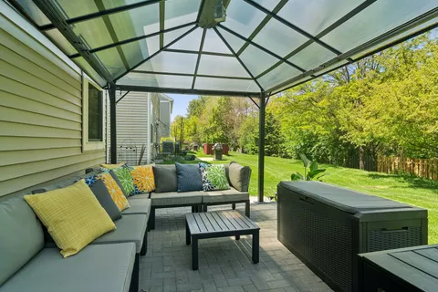 $829,000 | 2313 Avalon Drive, Buffalo Grove, IL 60089