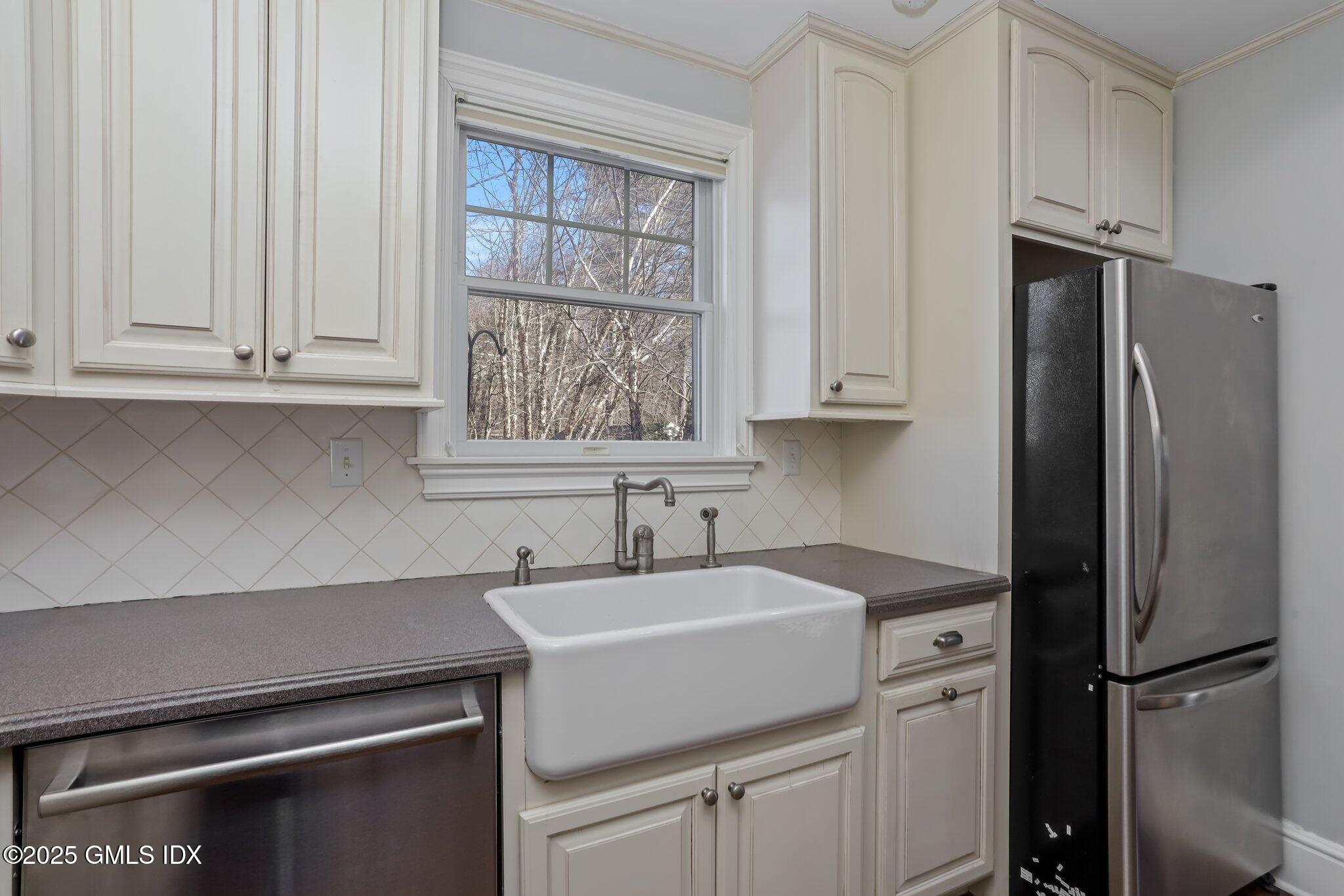 21 Prospect Street Greenwich, CT 06830 - Photo 13 of 28 17-web-or-mls-21-prospect-st