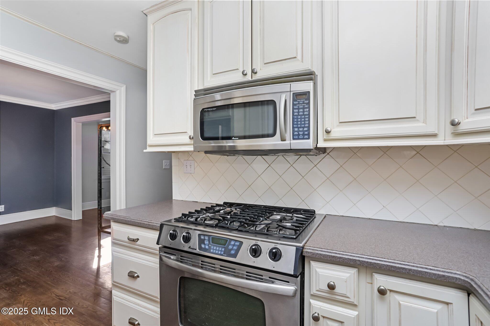 21 Prospect Street Greenwich, CT 06830 - Photo 14 of 28 16-web-or-mls-21-prospect-st