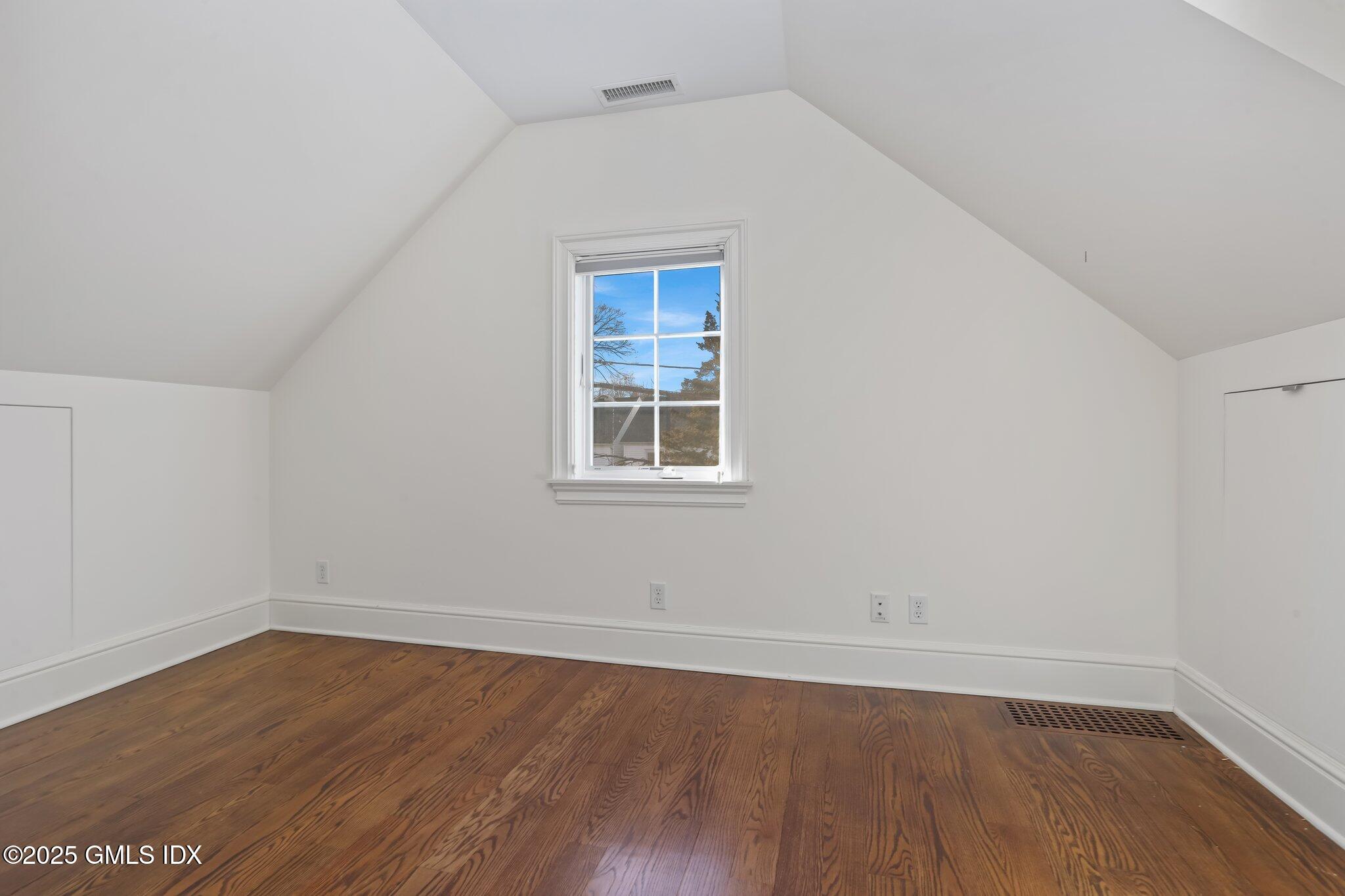 21 Prospect Street Greenwich, CT 06830 - Photo 22 of 28 29-web-or-mls-21-prospect-st