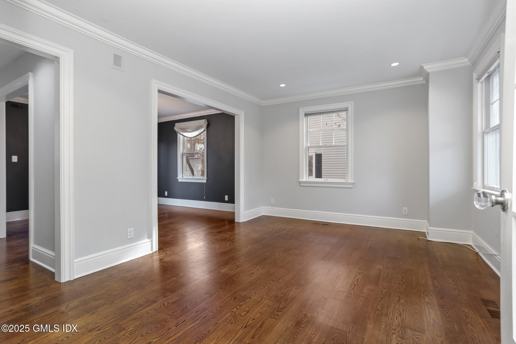 21 Prospect Street Greenwich, CT 06830 - Photo 6 of 28 3-web-or-mls-21-prospect-st