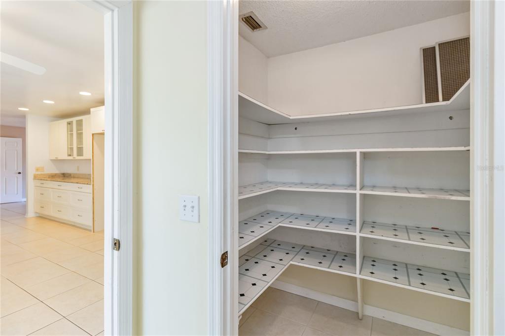 924 Wald Road Orlando, FL 32806 - Photo 24 of 66 a view of a storage & utility room