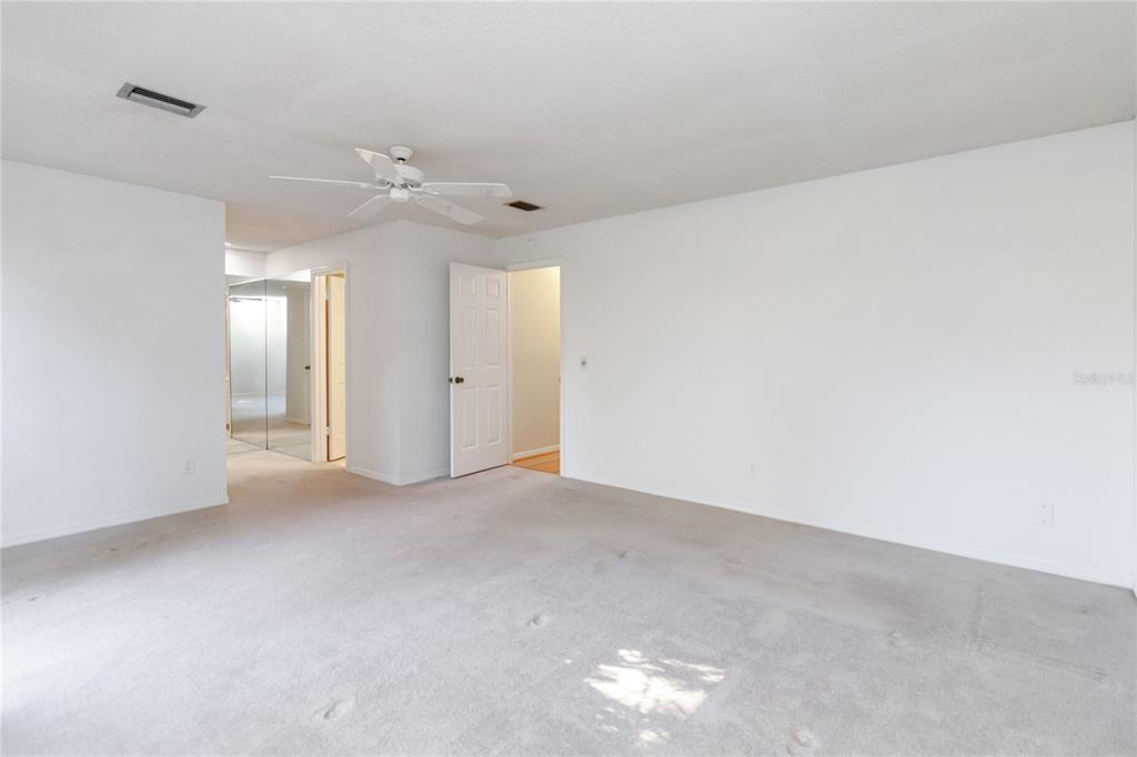 924 Wald Road Orlando, FL 32806 - Photo 29 of 66 wooden floor in an empty room