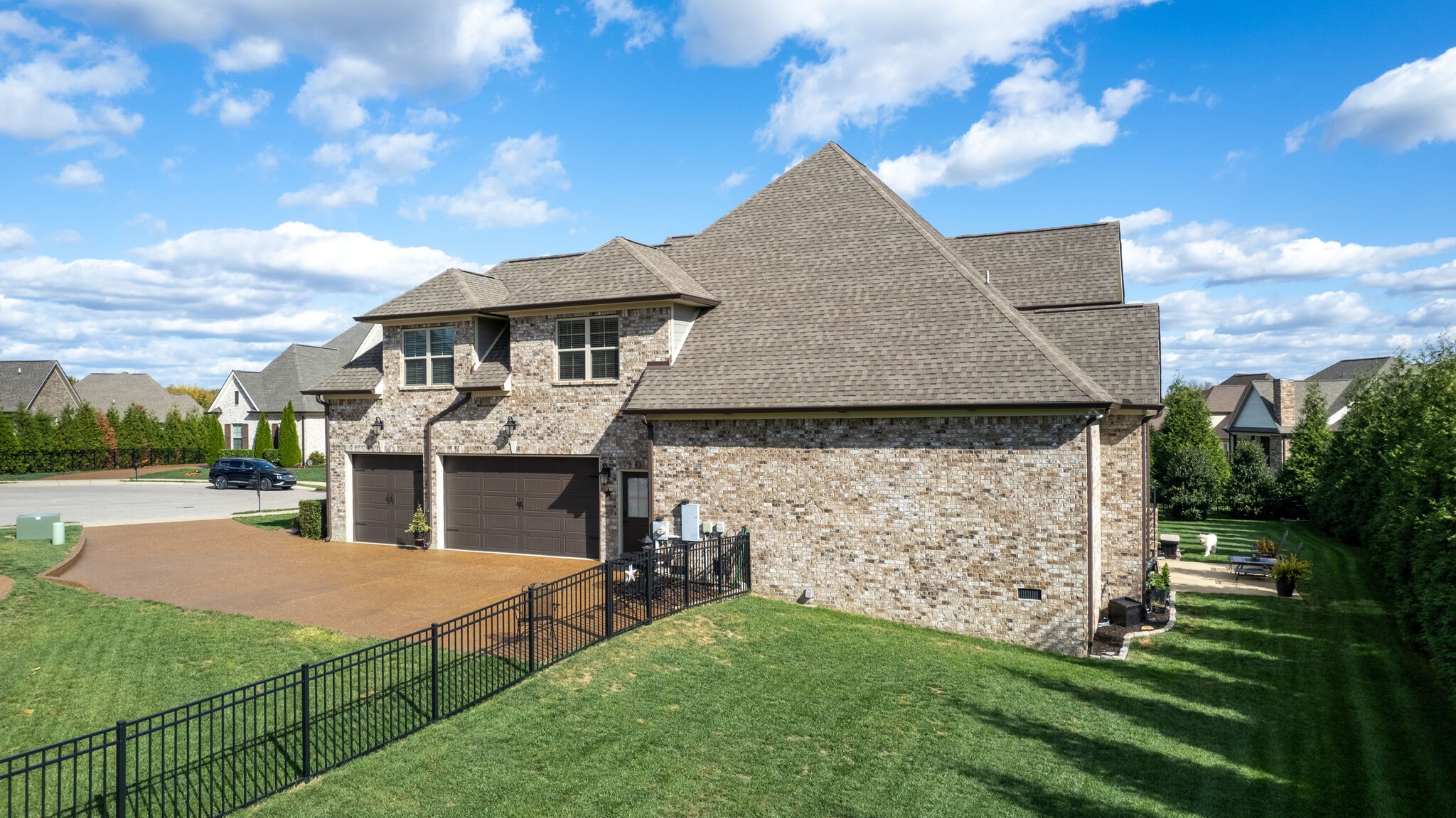 6005 Canberra Court Spring Hill, TN 37174 - Photo 47 of 55 a front view of a house with garden
