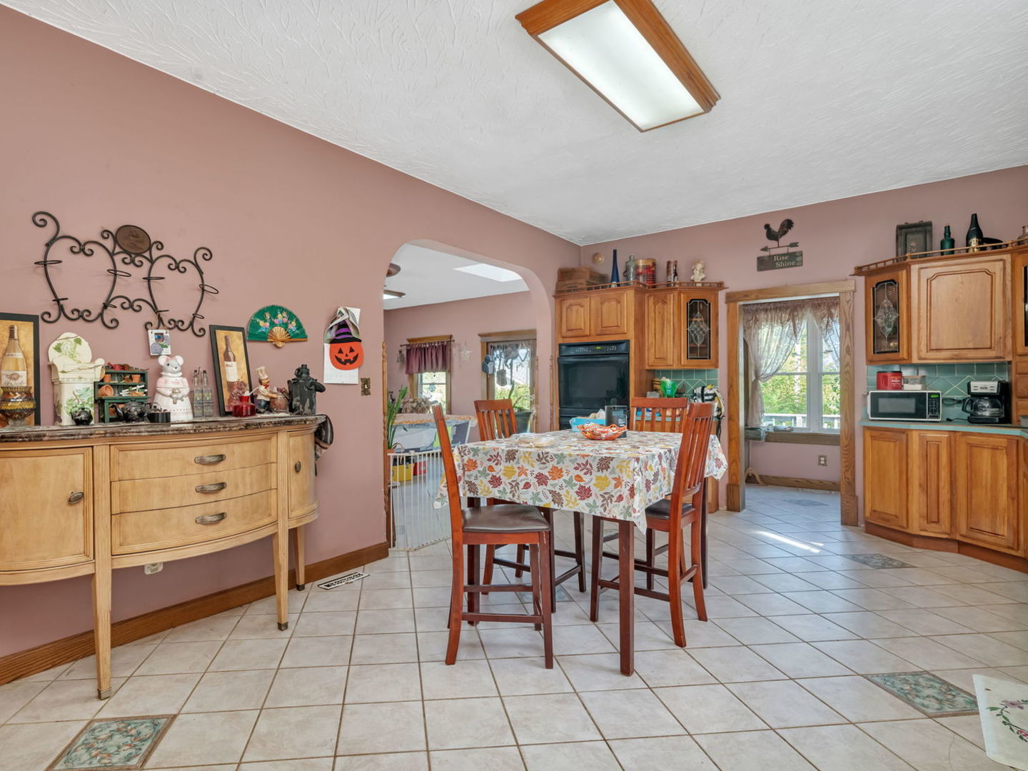 7140 East Huston Road Braceville, IL 60407 - Photo 10 of 34 a dining room with furniture and window