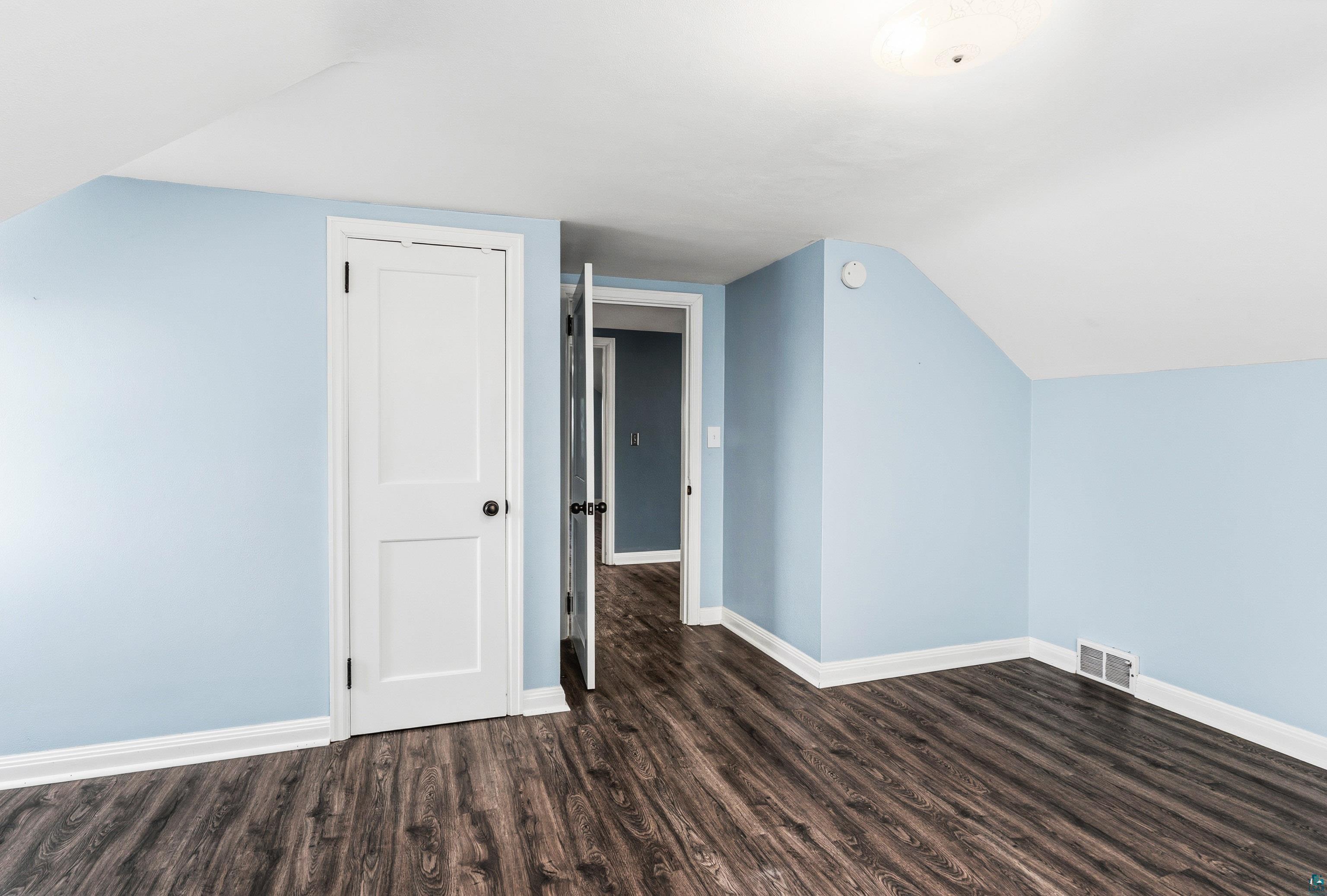 4215 London Road Duluth, MN 55804 - Photo 25 of 36