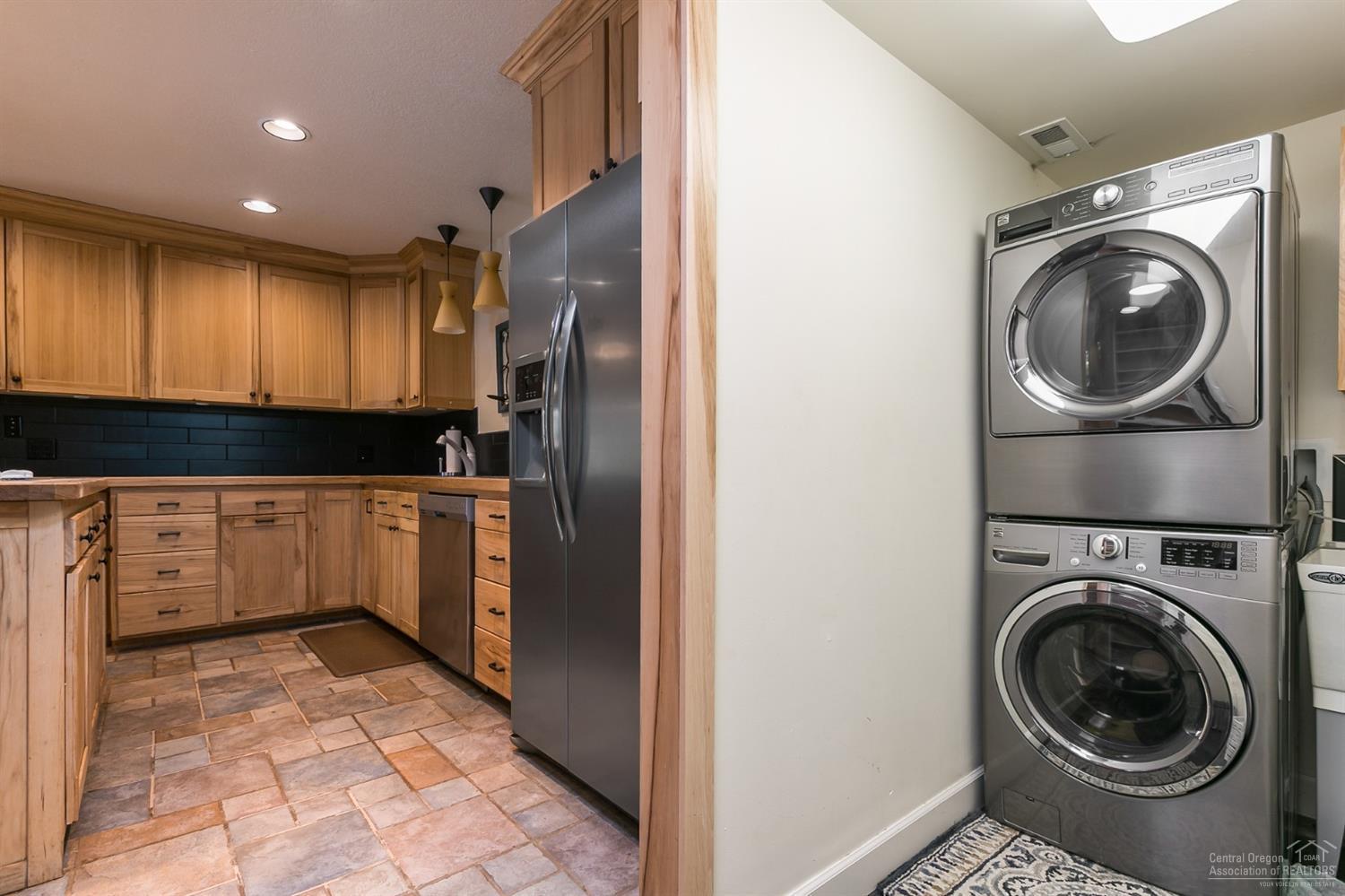 4071 Northwest Lower Village Road Bend, OR 97703 - Photo 10 of 25 Gallery Image 10