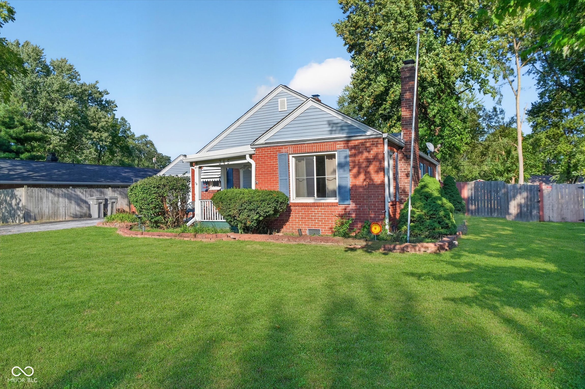 345 Burbank Road Indianapolis, IN 46219 - Photo 2 of 28 Gallery Image 2