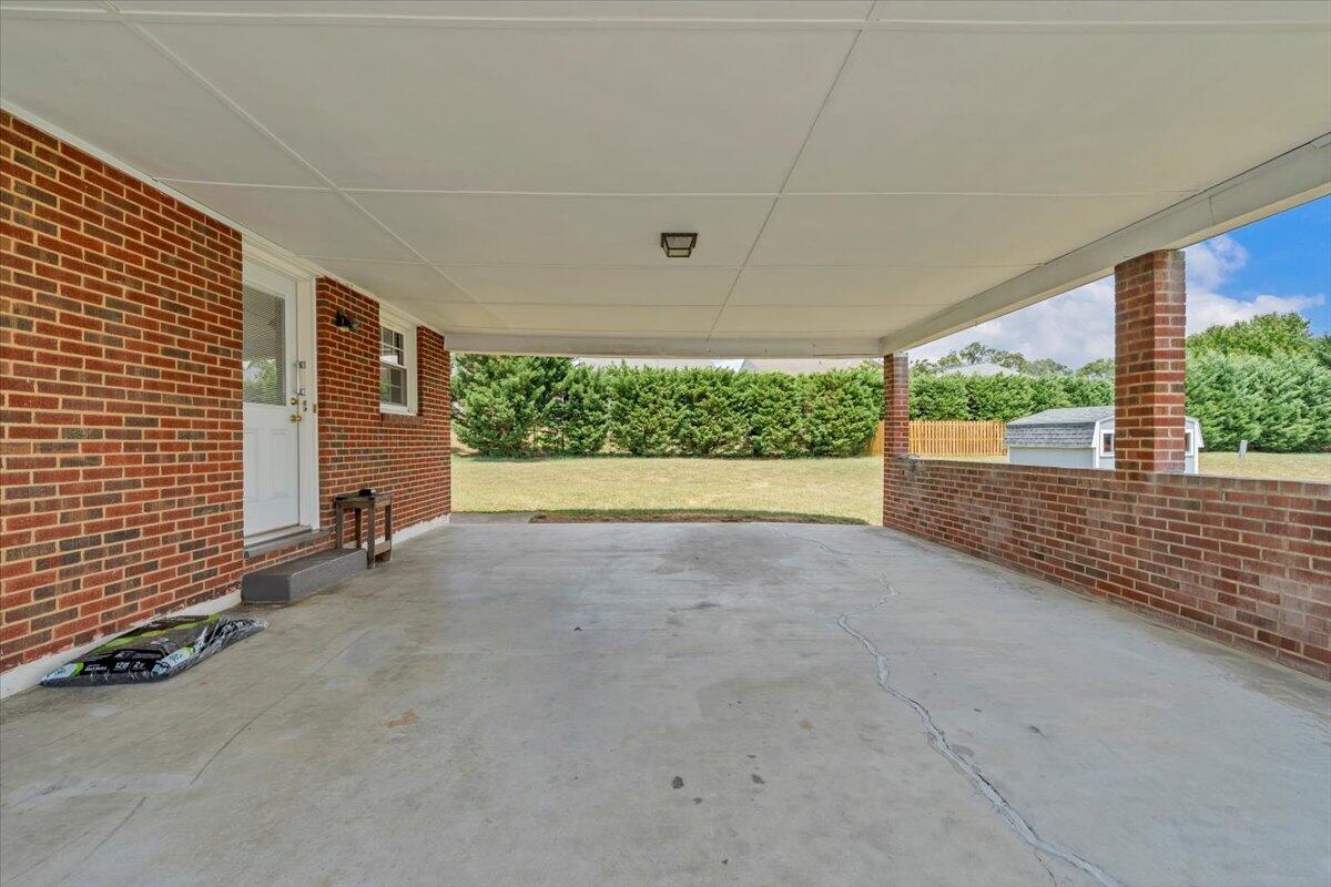 409 Decatur Circle Salem, VA 24153 - Photo 32 of 47 32-MIB06360