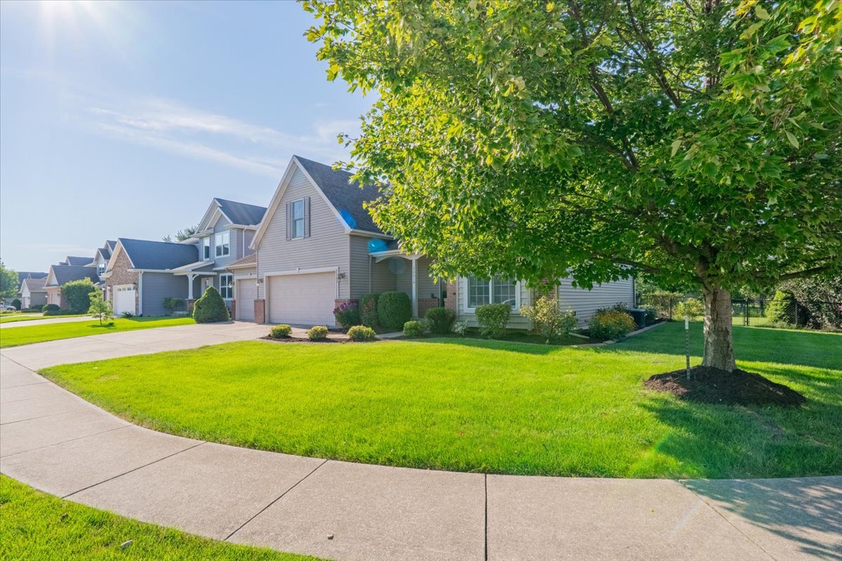 3001 Sable Oaks Road Bloomington, IL 61704 - Photo 3 of 57 Gallery Image 3