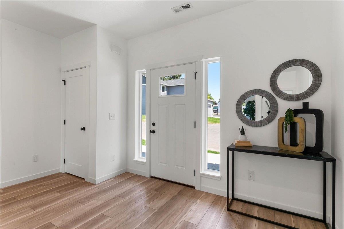 505 North Fox Road Spokane Valley, WA 99206 - Photo 5 of 31 Gallery Image 5