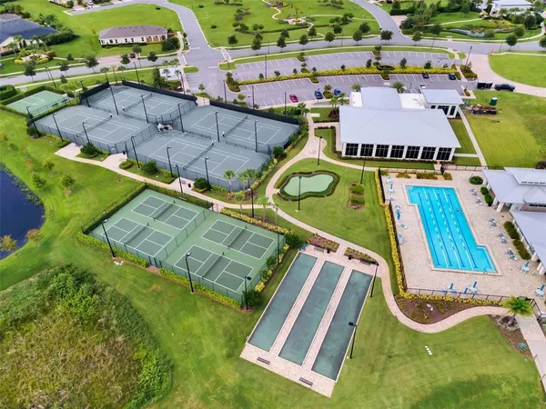 $529,900 | 5013 East Fountainwood Drive, St. Cloud, FL 34772