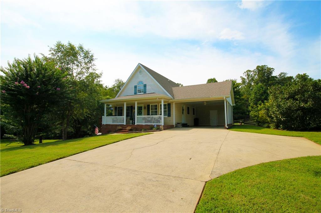 1493 Bradley Road Pinnacle, NC 27043 - Photo 3 of 27 Gallery Image 3