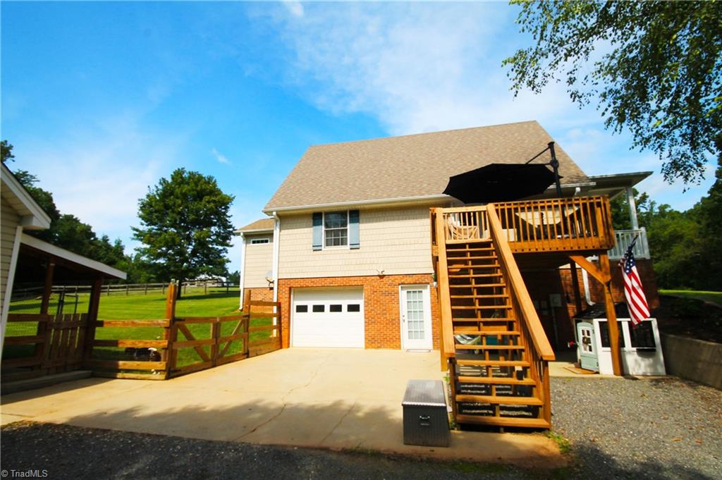 1493 Bradley Road Pinnacle, NC 27043 - Photo 4 of 27 Gallery Image 4