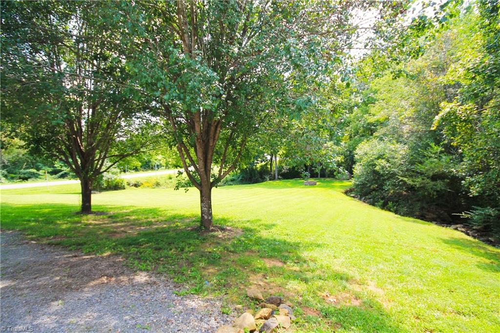 1493 Bradley Road Pinnacle, NC 27043 - Photo 7 of 27 Gallery Image 7