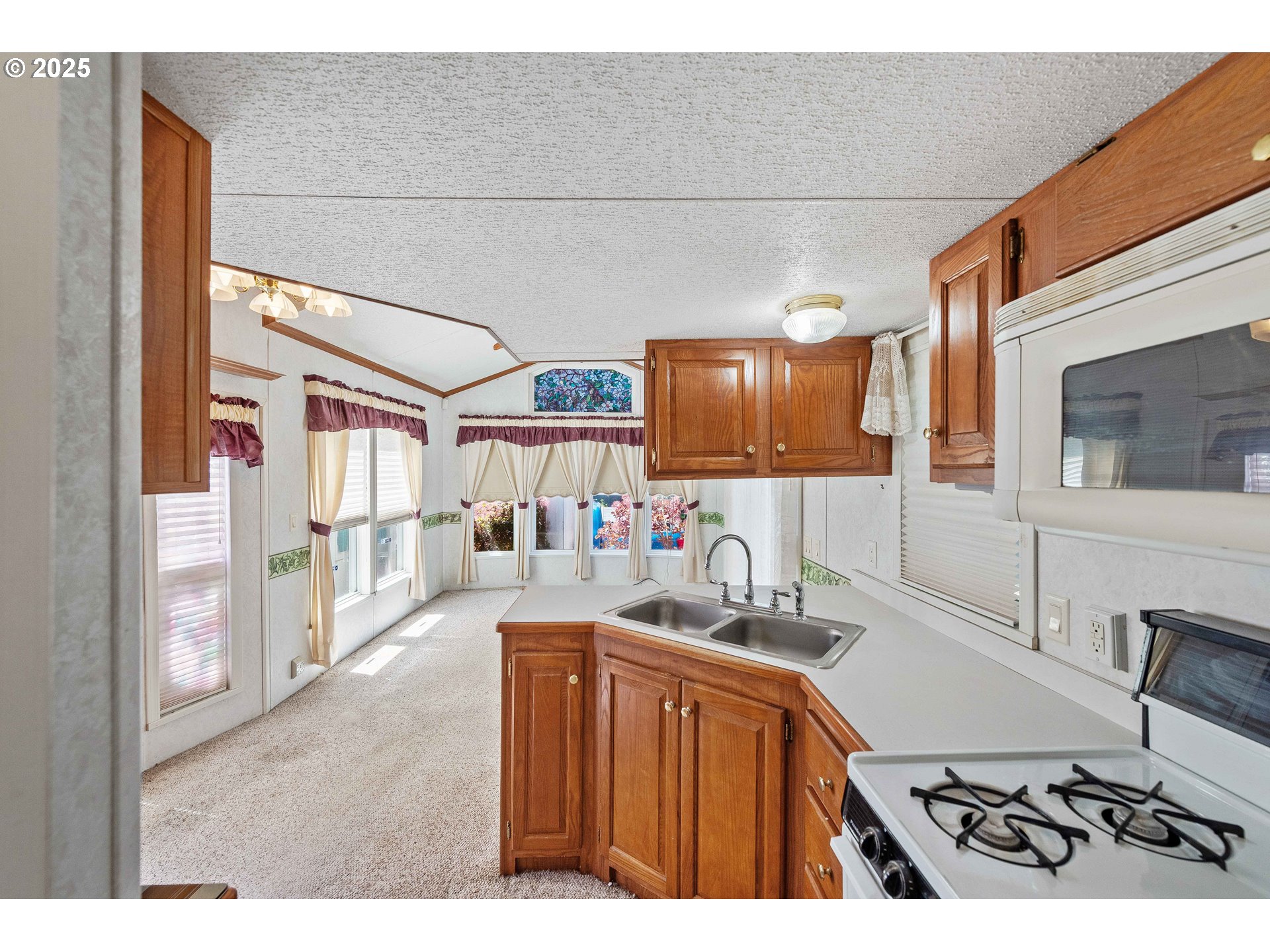 28 Easy Street Florence, OR 97439 - Photo 2 of 29