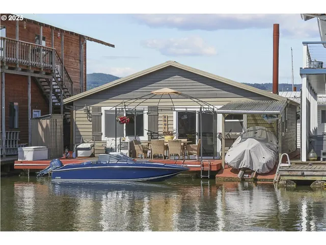 $375,000 | 50990 Dike Road, Unit B3, Scappoose, OR 97056