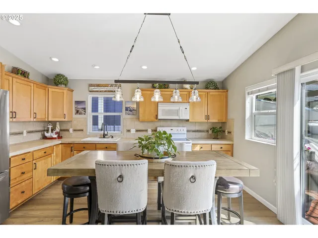 $375,000 | 50990 Dike Road, Unit B3, Scappoose, OR 97056