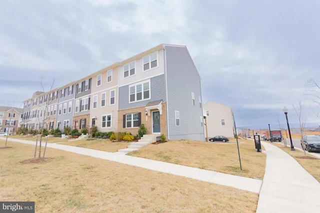 $2,100 | 10 Capitol Mews, Ranson, WV 25438