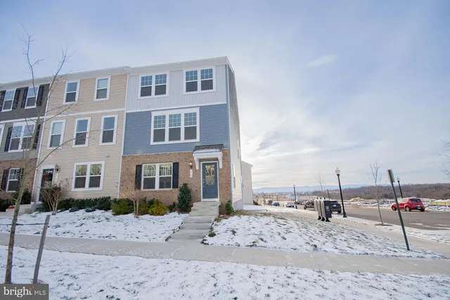 $2,300 | 10 Capitol Mews, Ranson, WV 25438