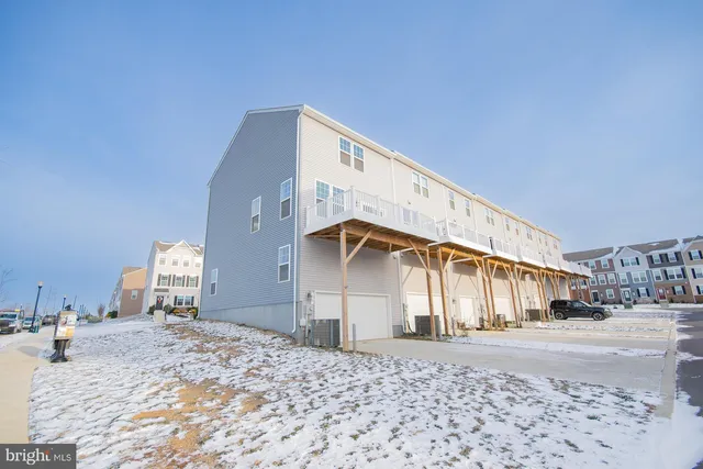 $2,300 | 10 Capitol Mews, Ranson, WV 25438