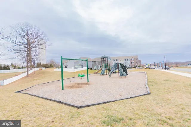 $2,100 | 10 Capitol Mews, Ranson, WV 25438