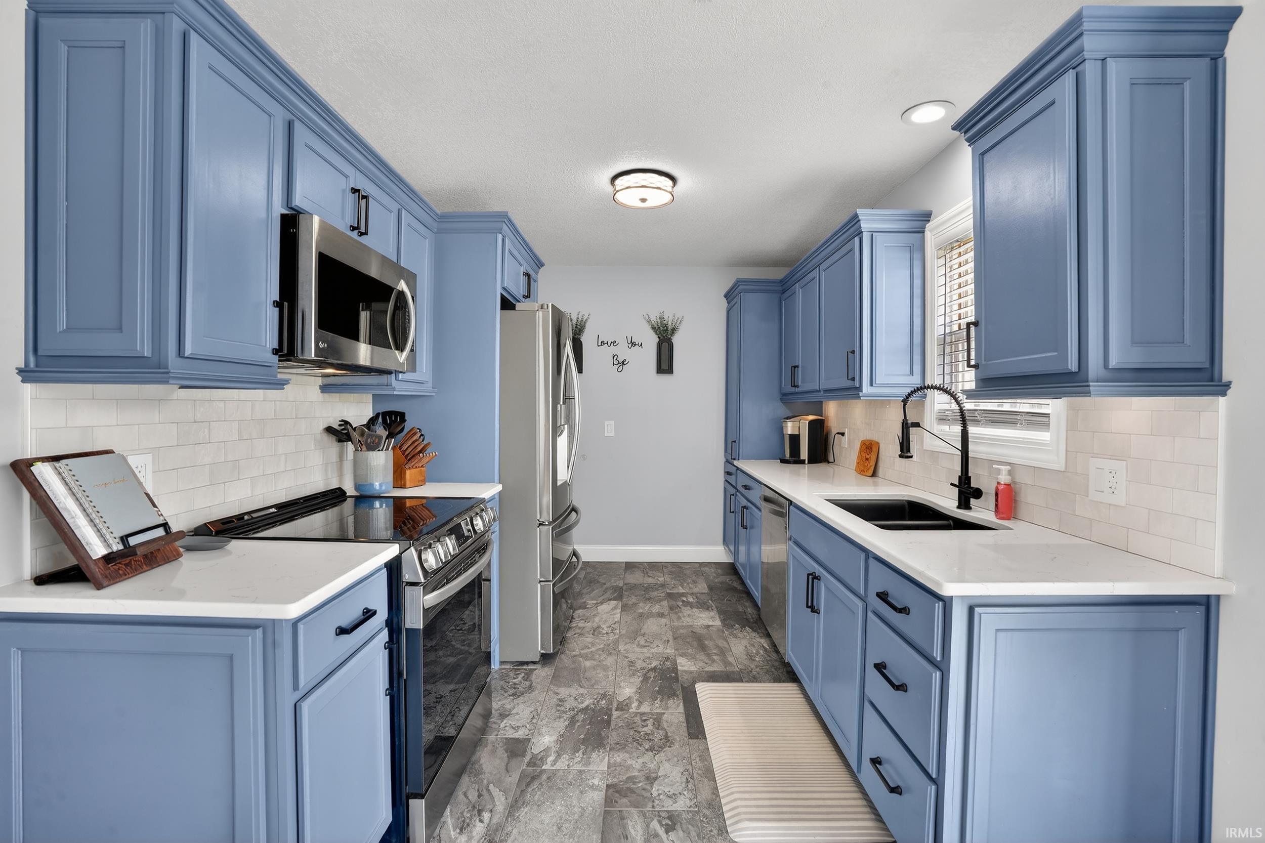 9625 Rio Canyon Court Fort Wayne, IN 46825 - Photo 11 of 33