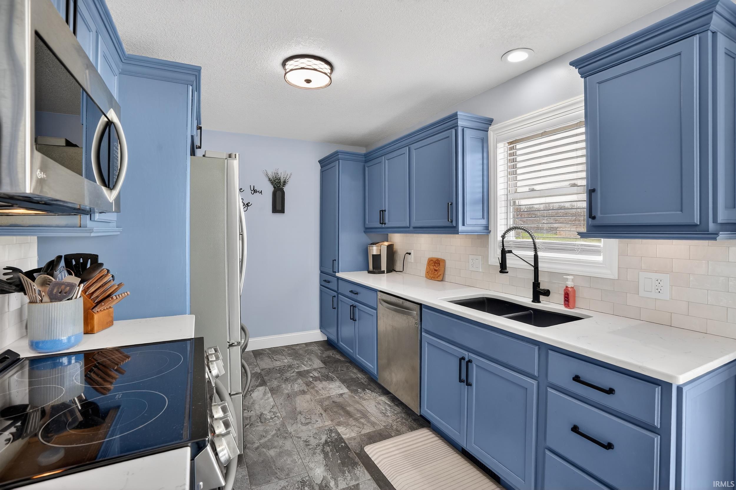 9625 Rio Canyon Court Fort Wayne, IN 46825 - Photo 12 of 33