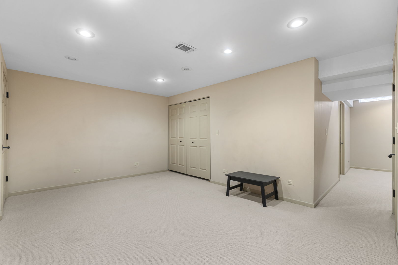 Undisclosed Address Oak Brook, IL 60523 - Photo 13 of 18 a view of an empty room