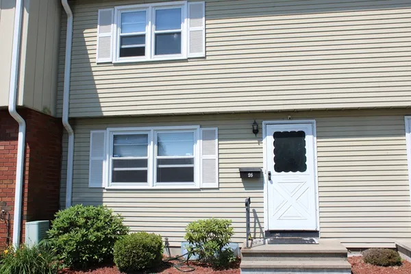 $225,100 | 26 Yorktown Court, Unit 26, Chicopee, MA 01020