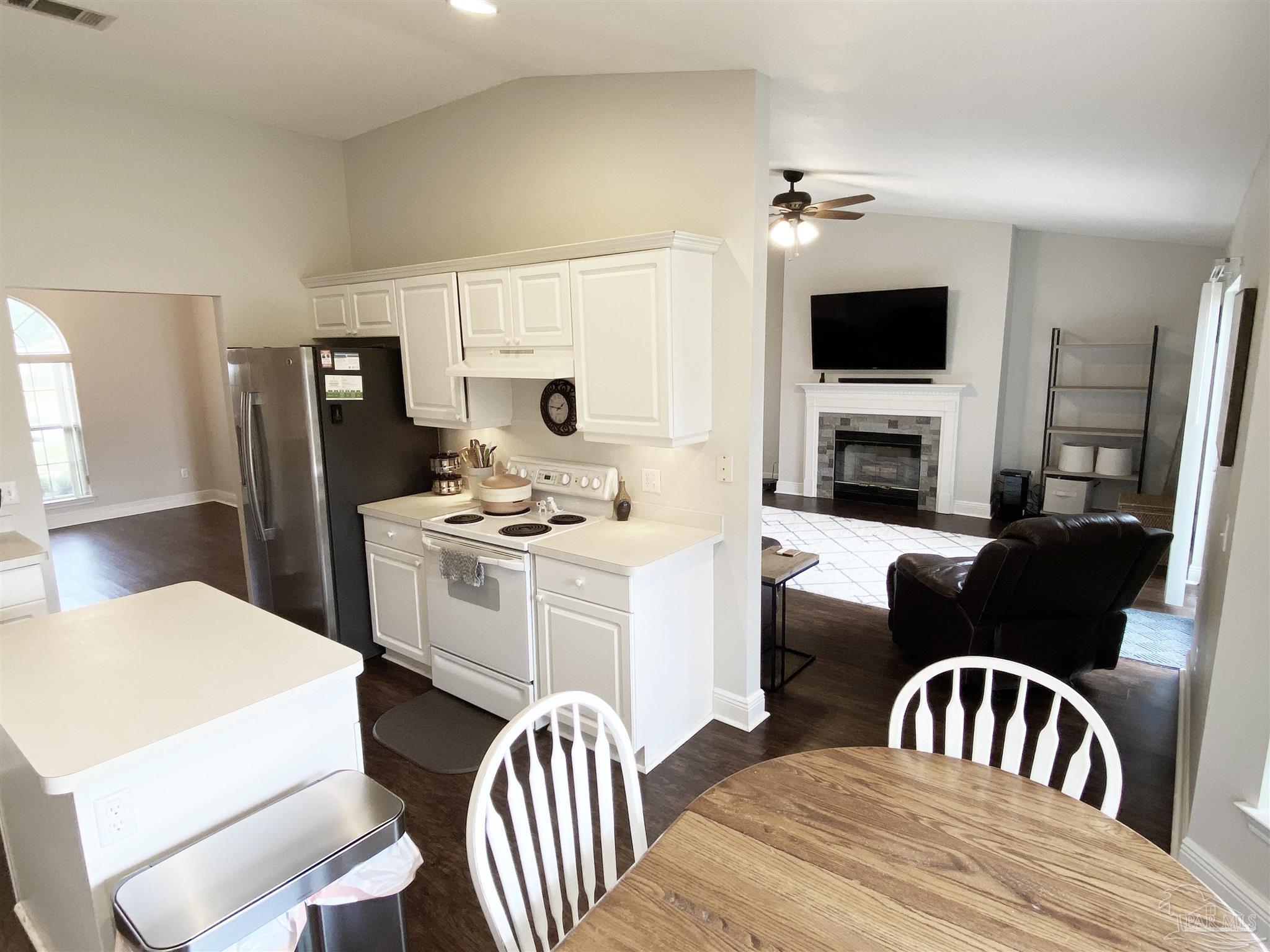 3096 Red Fern Road Cantonment, FL 32533 - Photo 10 of 34 Gallery Image 10