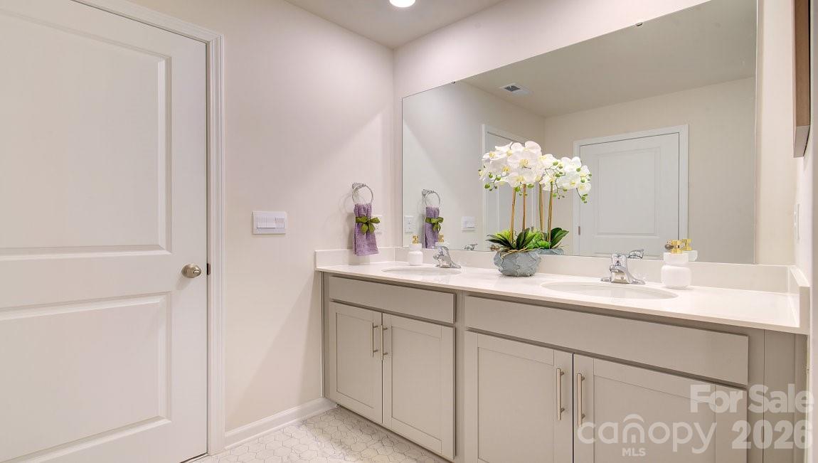 208 Hyder Rdg Road Asheville, NC 28804 - Photo 21 of 38 Gallery Image 21