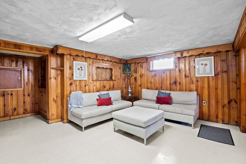 9 Houghton Road Belmont, MA 02478 - Photo 23 of 42 Gallery Image 23