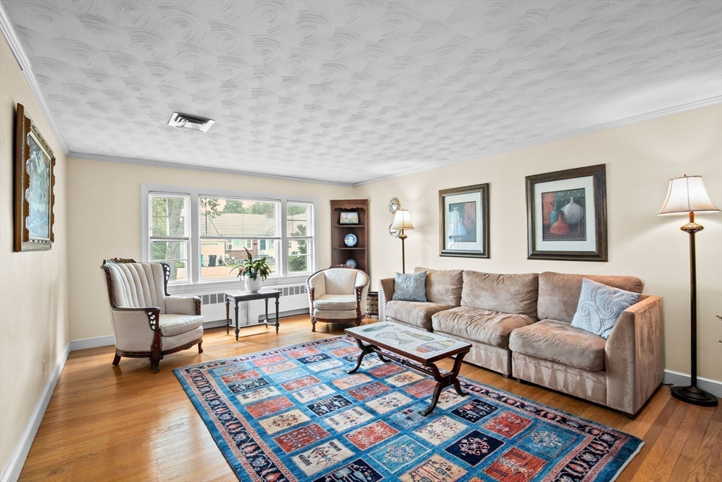 9 Houghton Road Belmont, MA 02478 - Photo 5 of 42 Gallery Image 5